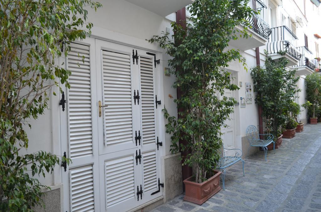 Case Vacanze Arcobaleno Lipari  Exteriör bild